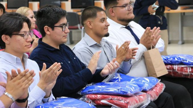 Estudiantes de la Universidad Tecnológica El Retoño participan en Programa de investigación en Canadá