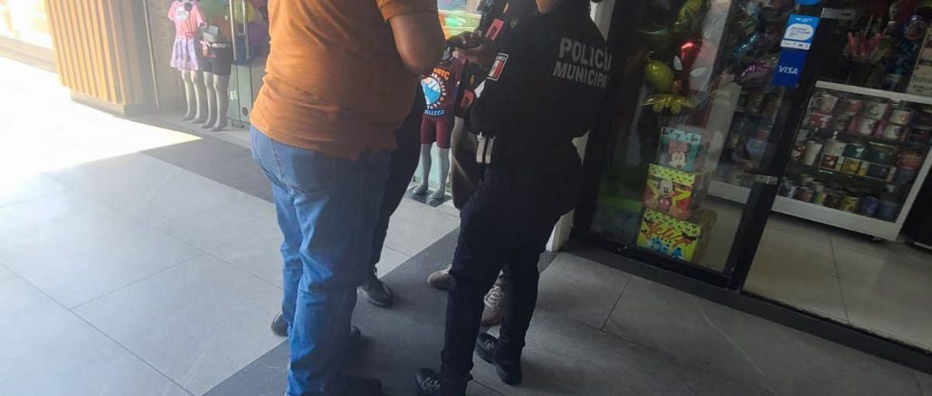 Policía Municipal brinda auxilio a ciudadano y evita extorsión telefónica