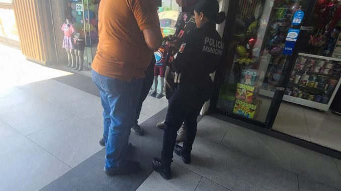 Policía Municipal brinda auxilio a ciudadano y evita extorsión telefónica