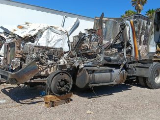 Policías Estatales localizan en el Municipio de Asientos un tractocamión abandonado calcinado y un remolque tipo plataforma que contaban con reporte de robo