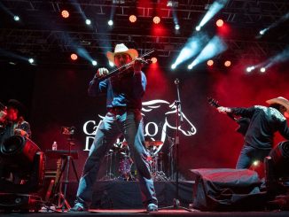 Caballo Dorado llega al Foro del Lago