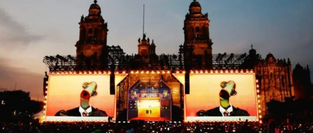 31 Minutos reúne a 230 mil personas en el Zócalo y rinde homenaje a Juan Gabriel