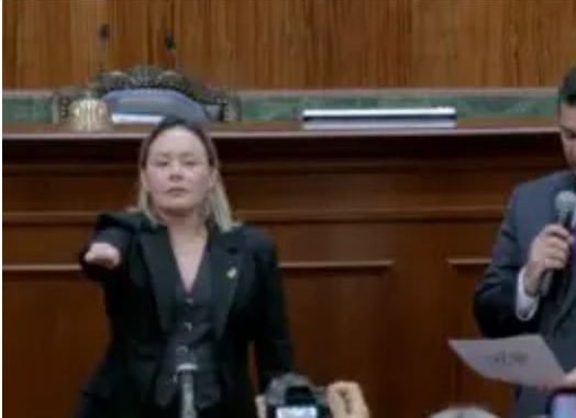 Yeraldine Bonilla Valverde es nombrada gobernadora interina de Sinaloa; se solidariza con Rocha Moya