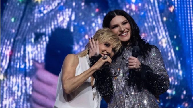 Laura Pausini cumple en México su sueño de cantar junto a Ana Torroja