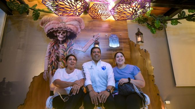 Invita Leo Montañez a visitar el renovado Centro de Atención al Turista "La Jacaranda"