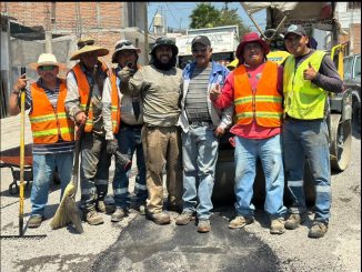 Continúa Leo Montañez con labores de bacheo en diversos puntos de la ciudad