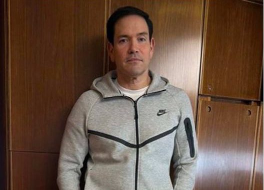 Marco Rubio aparece con la ropa deportiva que llevaba Nicolás Maduro durante su captura