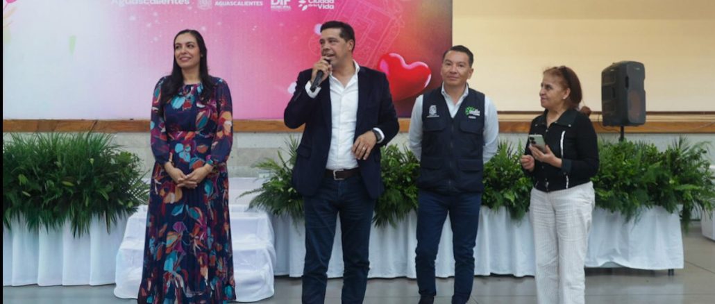 Celebra Leo Montañez Día de la Madre con Adultos Mayores del DIF Municipal