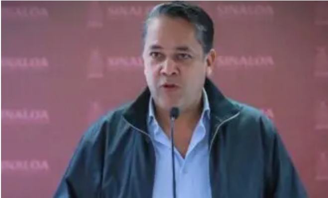 Exsecretario de Finanzas de Sinaloa también se entregó a Estados Unidos