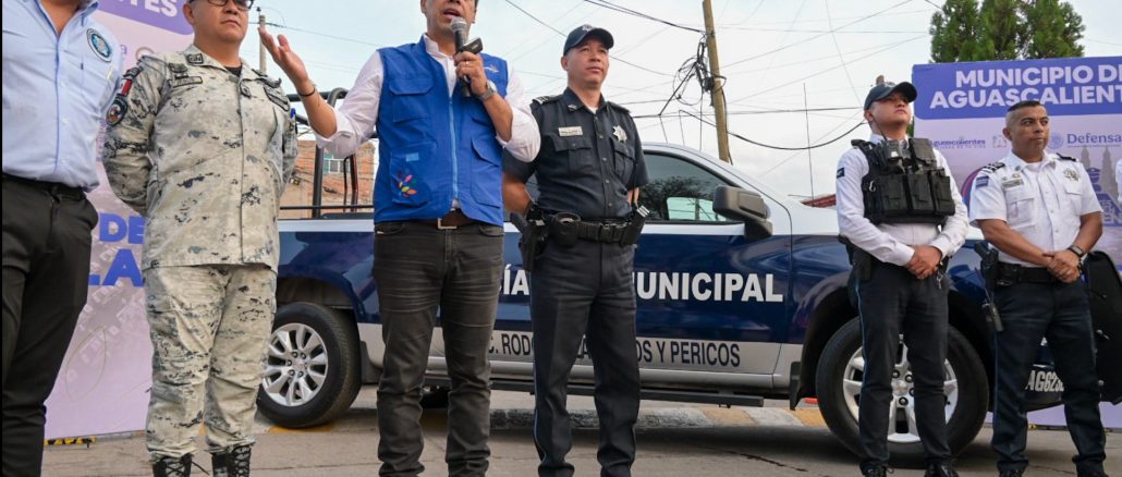 Entrega Leo Montañez nuevas patrullas para los fraccionamientos Rodolfo Landeros y Los Pericos