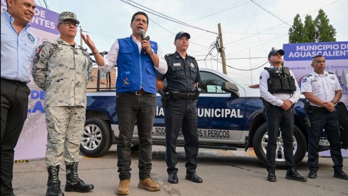 Entrega Leo Montañez nuevas patrullas para los fraccionamientos Rodolfo Landeros y Los Pericos