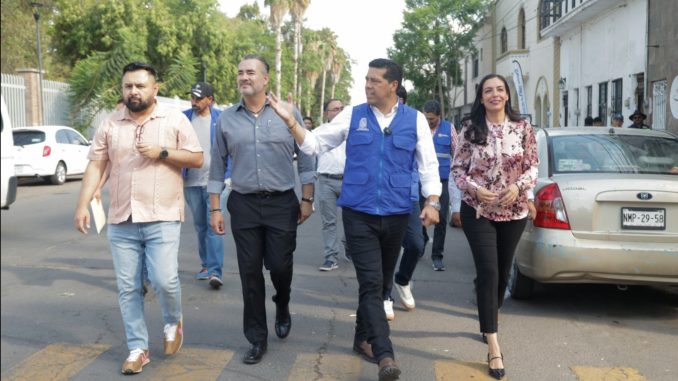 Supervisa Leo Montañez intervención de la calle 28 de agosto como parte del programa Aguascalientes ¡Pinta Bien!