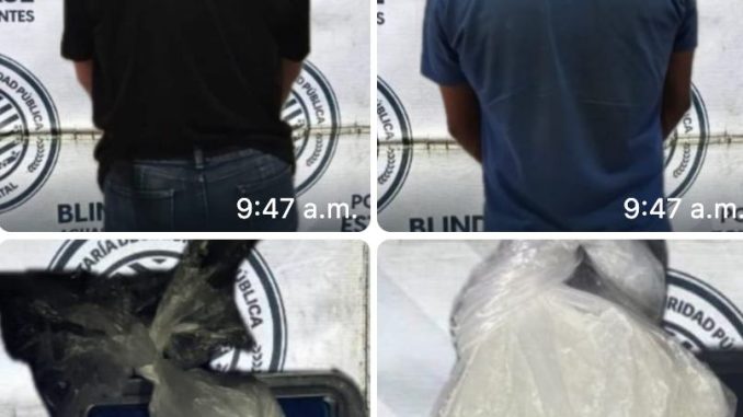 Policías del Mando Coordinado detienen en el Municipio de Jesús María a dos personas en poder de envoltorios con sustancia granulada