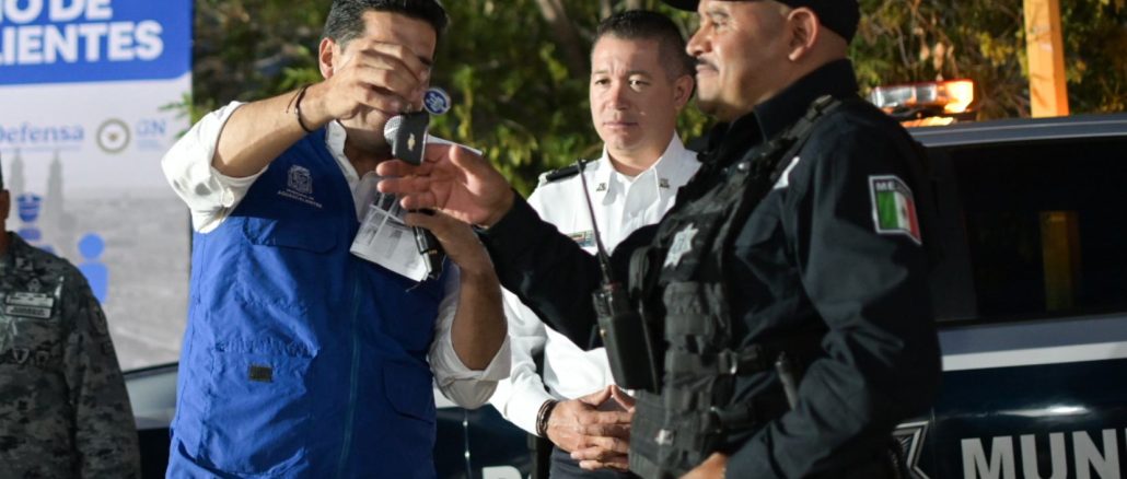 Trabajamos por una Corporación Policial mejor equipada y más preparada: Leo Montañez