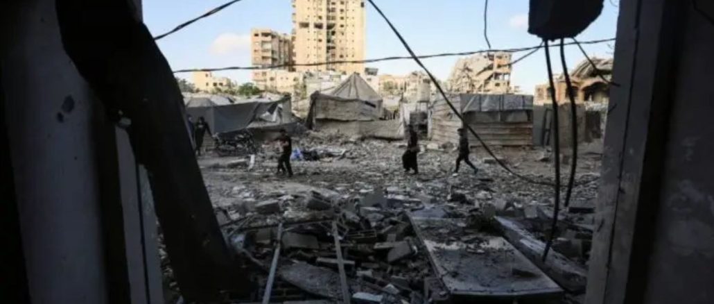 Israel bombardea Gaza y apunta a presunto líder militar de Hamás