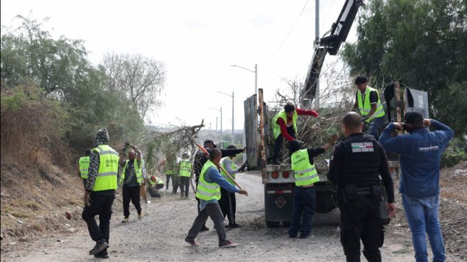 Implementó Municipio de Aguascalientes mega operativo de limpieza en accesos al fraccionamiento Cumbres III