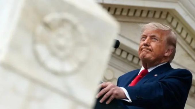 Trump planea mitin político luego que artistas cancelaran sus conciertos para el 4 de julio