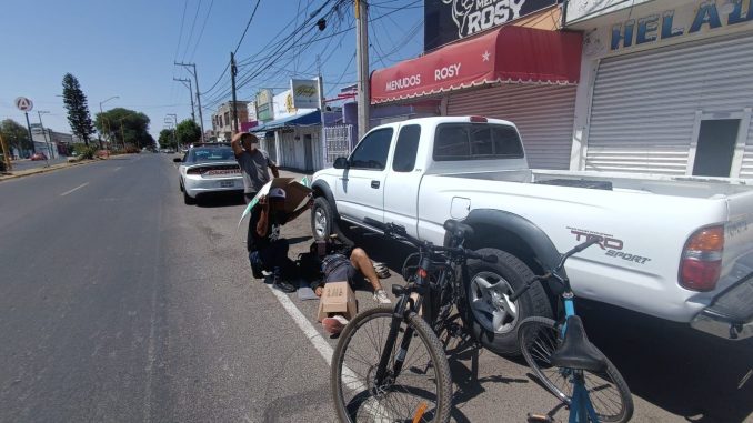 Policía Vial atiende choque entre camioneta y ciclista en Av. Constitución