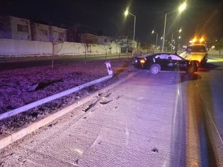 Policía Vial atiende choque con posterior volcadura en fraccionamiento Santa Mónica