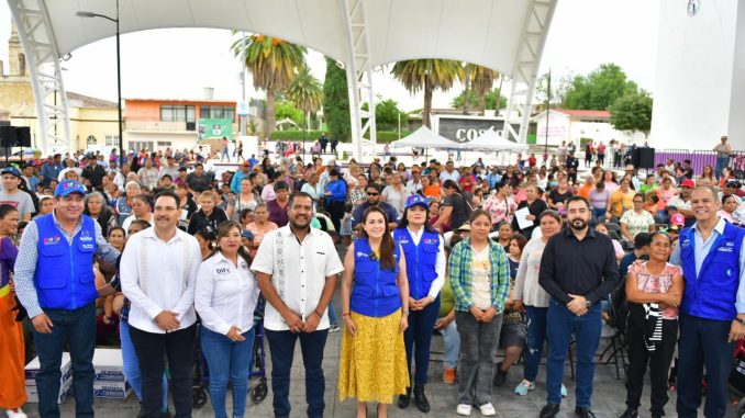 Gobernadora Tere Jiménez y el DIf Estatal respaldan a las familias de Cosío con apoyos alimentarios
