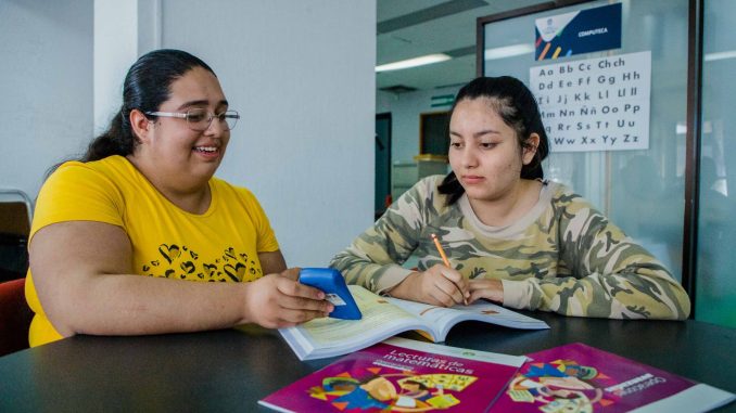 Estudiar gratis a tu ritmo es posible; concluye tu primaria ó secundaria y transforma tu futuro