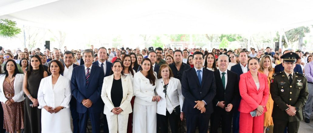Gobernadora Tere Jiménez reconoce la trayectoria y vocación de Maestras y Maestros de Aguascalientes