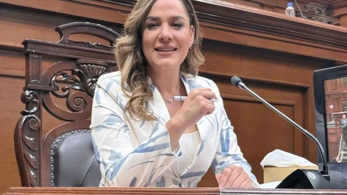 Presenta Arlette Muñoz Iniciativa para reforzar seguridad hídrica en escuelas de Aguascalientes