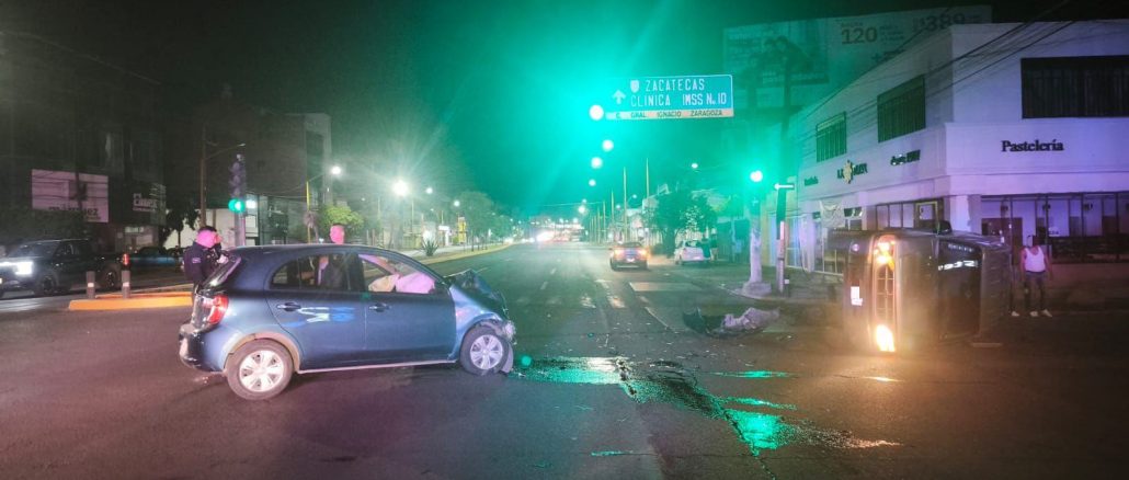 Policía Vial atiende chqoue entre dos vehículos en Circunvalación Norte