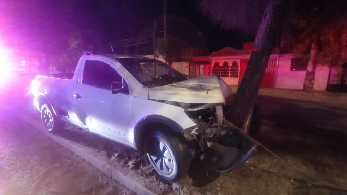 Policía Vial atiende choque contra objeto fijo en Santa Anita IV