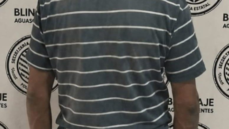 Policías del Mando Coordinado detienen en Jesús María a una persona que fue acusada de allanamiento de morada, además contaba con orden de restricción