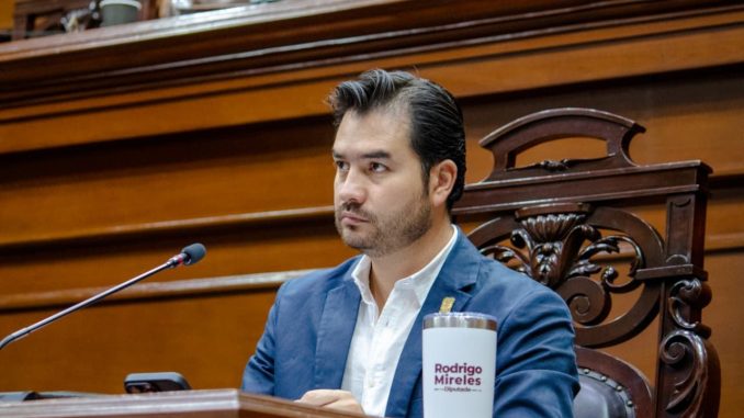Rodrigo Mireles presenta Iniciativa para permitir que la Comisión de Derechos Humanos acuda como observadora en movilizaciones y protestas sociales