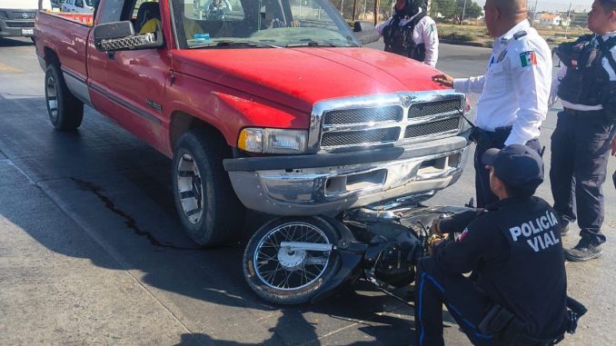 Policía Vial atiende choque en Av. Siglo XXI y Av. Constitución que dejó un lesionado