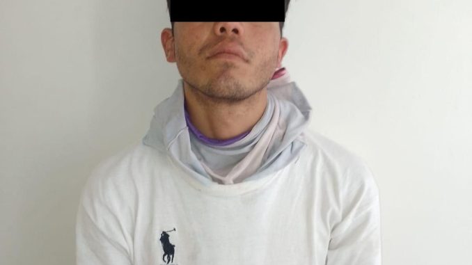 Sujeto señalado por robo en tienda de autoservicio es detenido por la Policía Municipal en Pintores Mexicanos