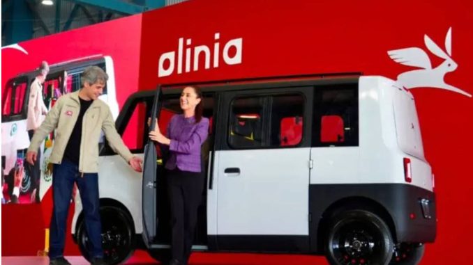 Sheinbaum presenta prototipo de Olinia, el primer vehículo eléctrico mexicano