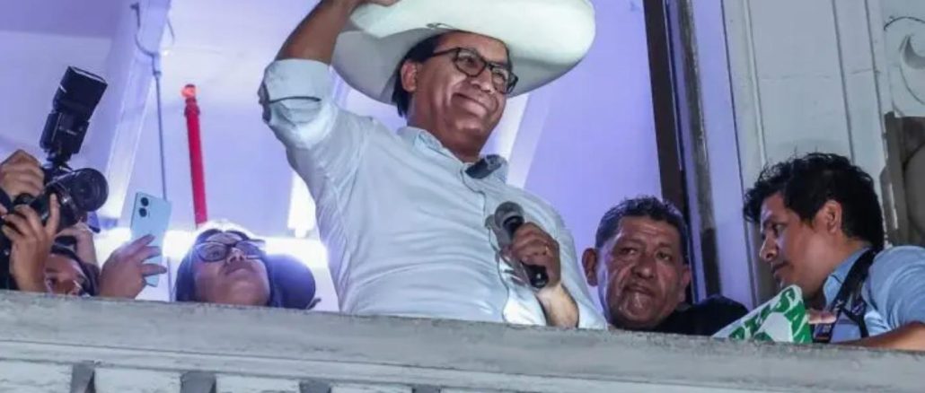 Sánchez aventaja con 44,522 votos a Fujimori con el 95 % de las boletas contadas en Perú