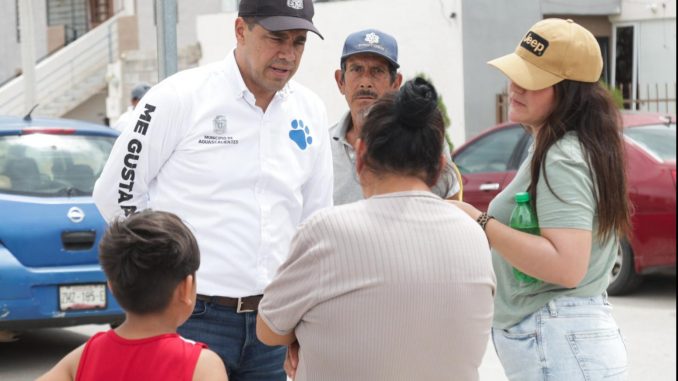 Leo Montañez dialogó con habitantes de Hacienda San Marcos