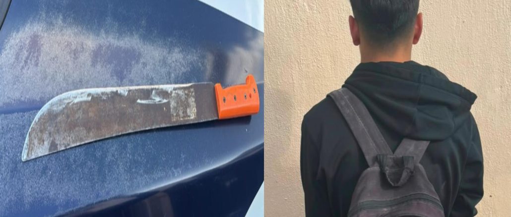 Policías Estatales aseguran a sujeto en poder de un machete
