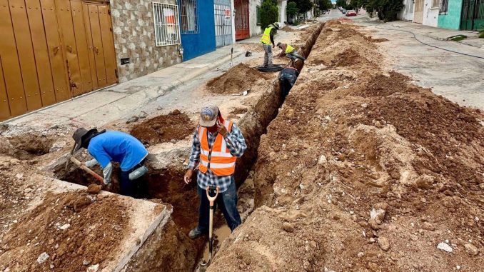 Impulsa Leo Montañez rehabilitación de la red hidráulica en el fraccionamiento Periodistas