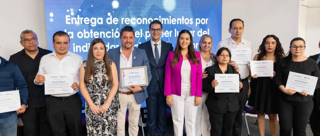 Reconoce Municipio de Aguascalientes a servidores públicos por su destacada labor en la simplificación de trámites