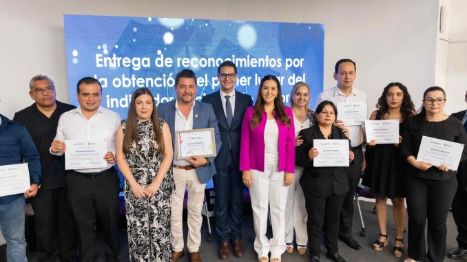 Reconoce Municipio de Aguascalientes a servidores públicos por su destacada labor en la simplificación de trámites