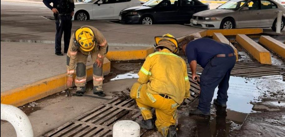 Refuerza Municipio operativo de limpieza de caimanes y cruces viales para prevenir inundaciones