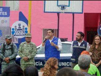 Leo Montañez entregó patrullas para los fraccionamiento Ojo de Agua y México para seguridad de las familias