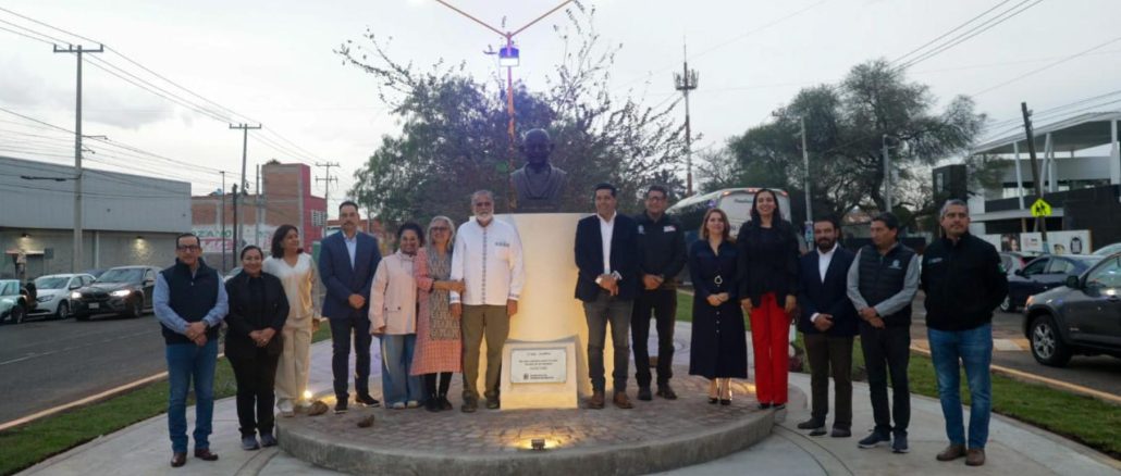 Entrega Leo Montañez rehabilitación de camellón en la avenida Mahatma Gandhi