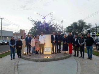 Entrega Leo Montañez rehabilitación de camellón en la avenida Mahatma Gandhi