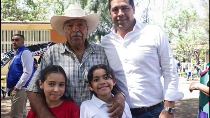 Encabeza Leo Montañez Jornada de Reforestación en la Primaria Saturnino Herrán