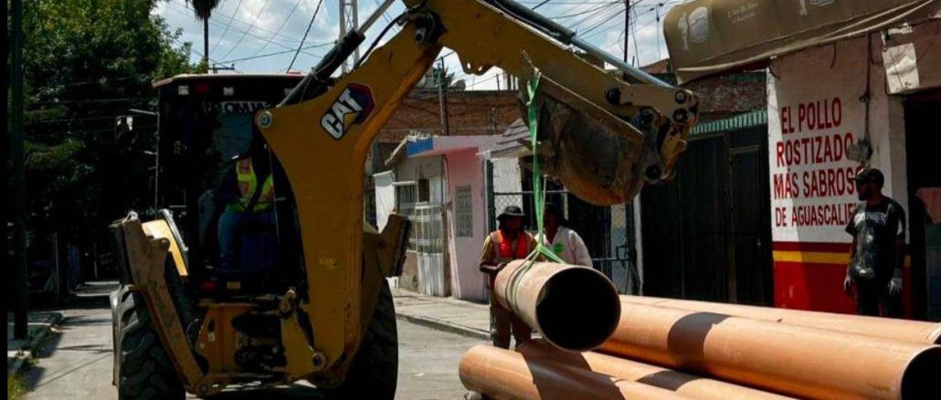 Leo Montañez fortalece sistema de drenaje sanitario en Pilar Blanco