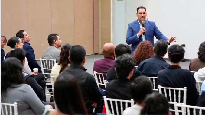 Toño escucha a Abogados de Aguascalientes