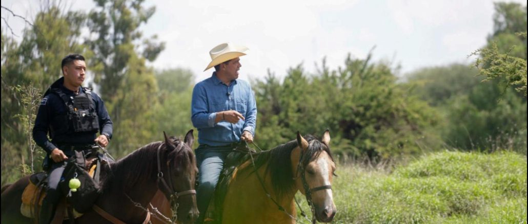 Realiza Leo Montañez recorrido en La Pona con la Policía Montada