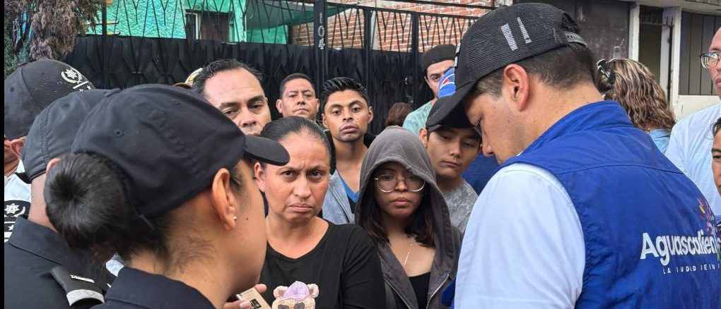 Fortalece Leo Montañez la Seguridad en el fraccionamiento Municipio Libre con entrega de nueva patrulla