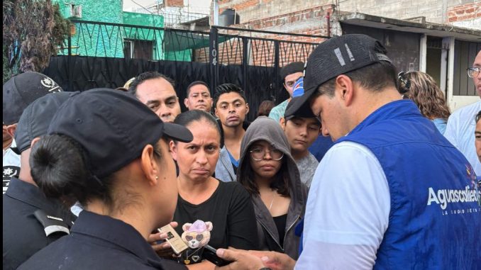 Fortalece Leo Montañez la Seguridad en el fraccionamiento Municipio Libre con entrega de nueva patrulla